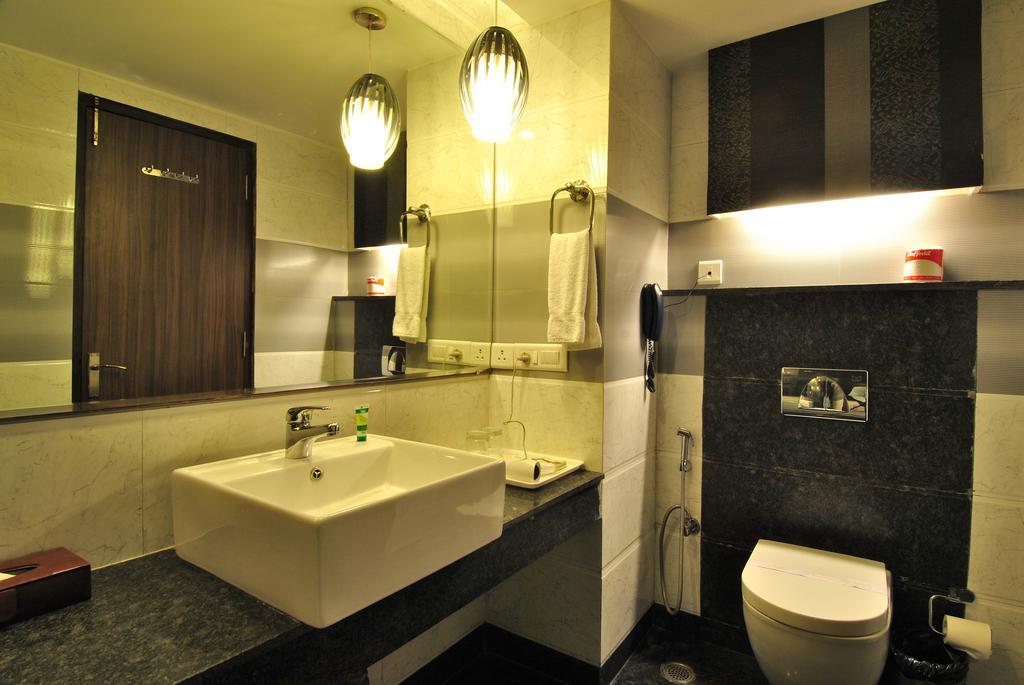 The Habitare Gurgaon Hotel Екстериор снимка