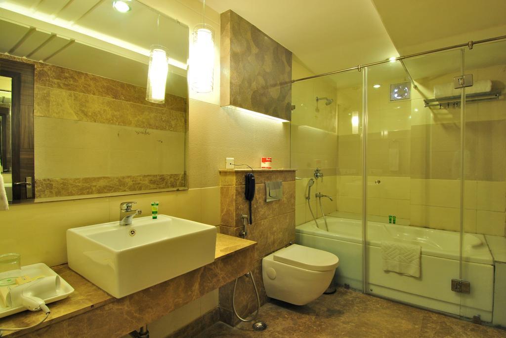 The Habitare Gurgaon Hotel Екстериор снимка
