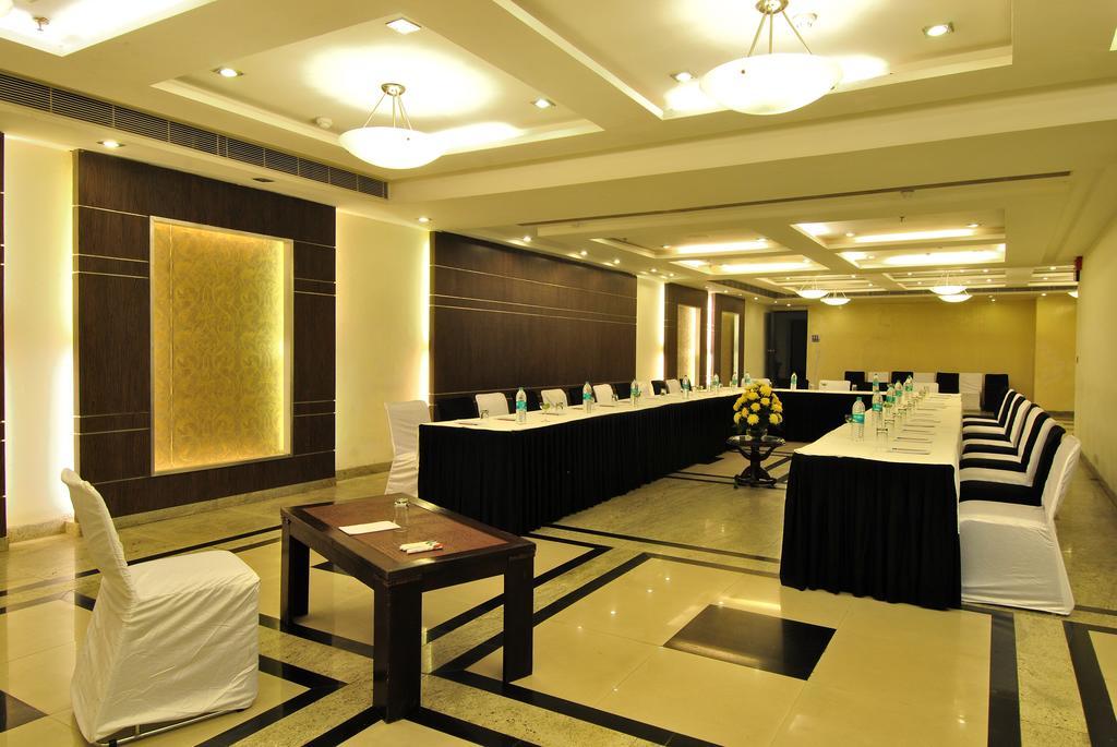The Habitare Gurgaon Hotel Екстериор снимка