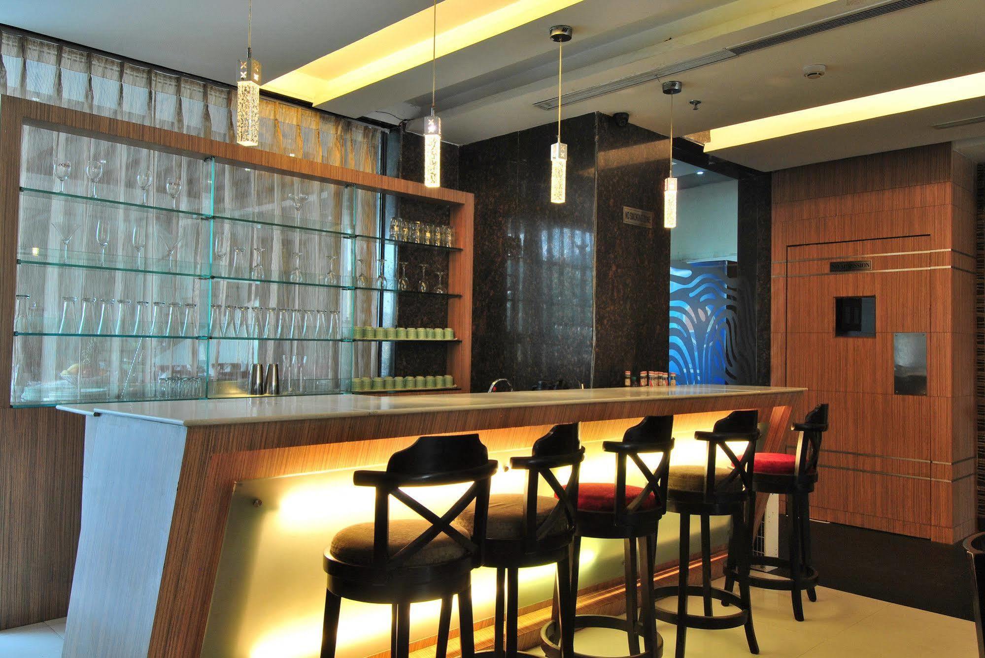 The Habitare Gurgaon Hotel Екстериор снимка