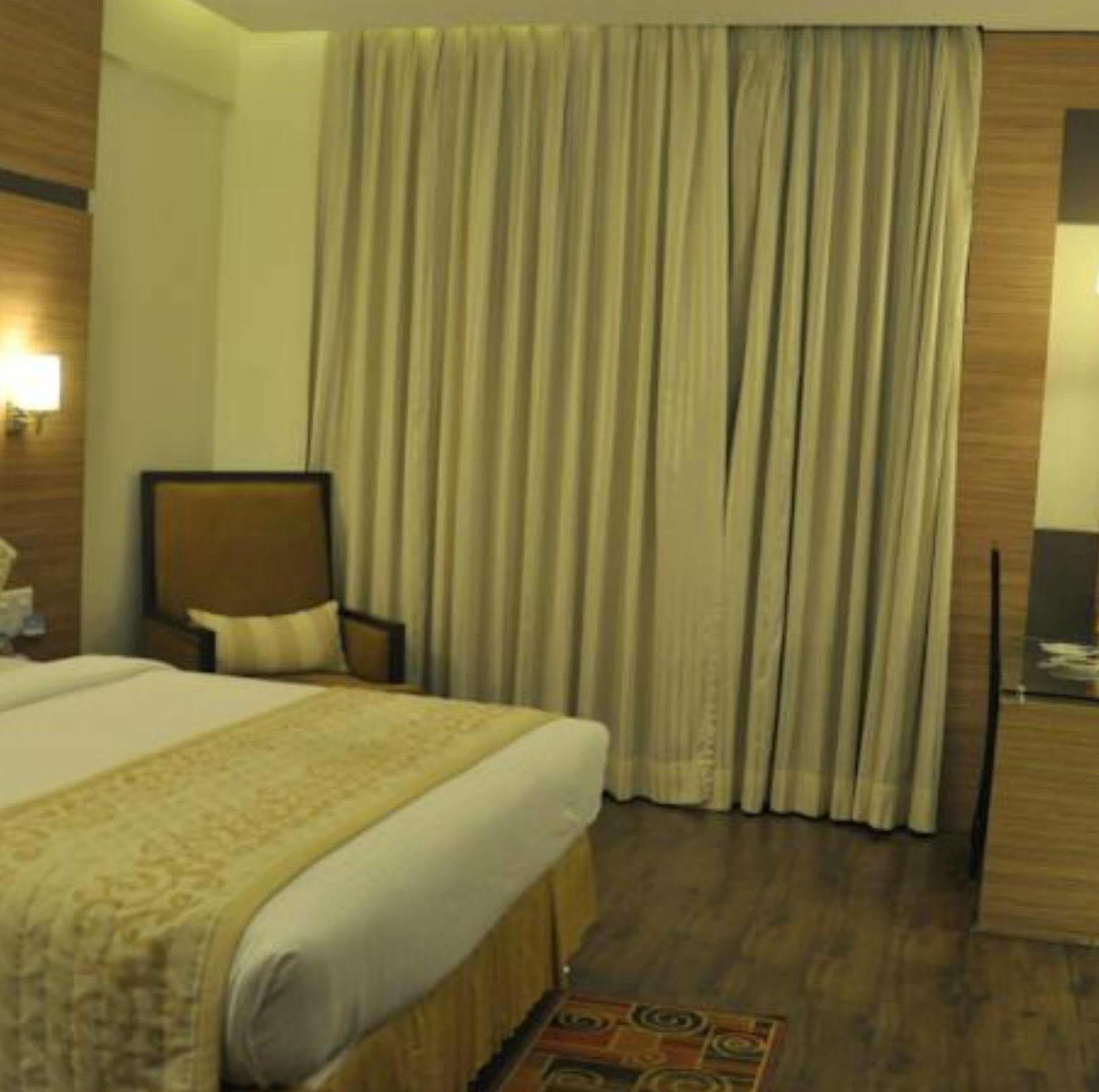 The Habitare Gurgaon Hotel Екстериор снимка