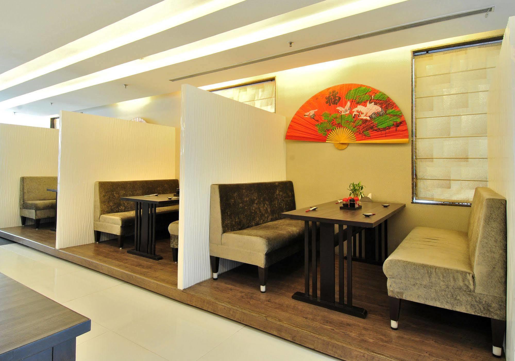The Habitare Gurgaon Hotel Екстериор снимка