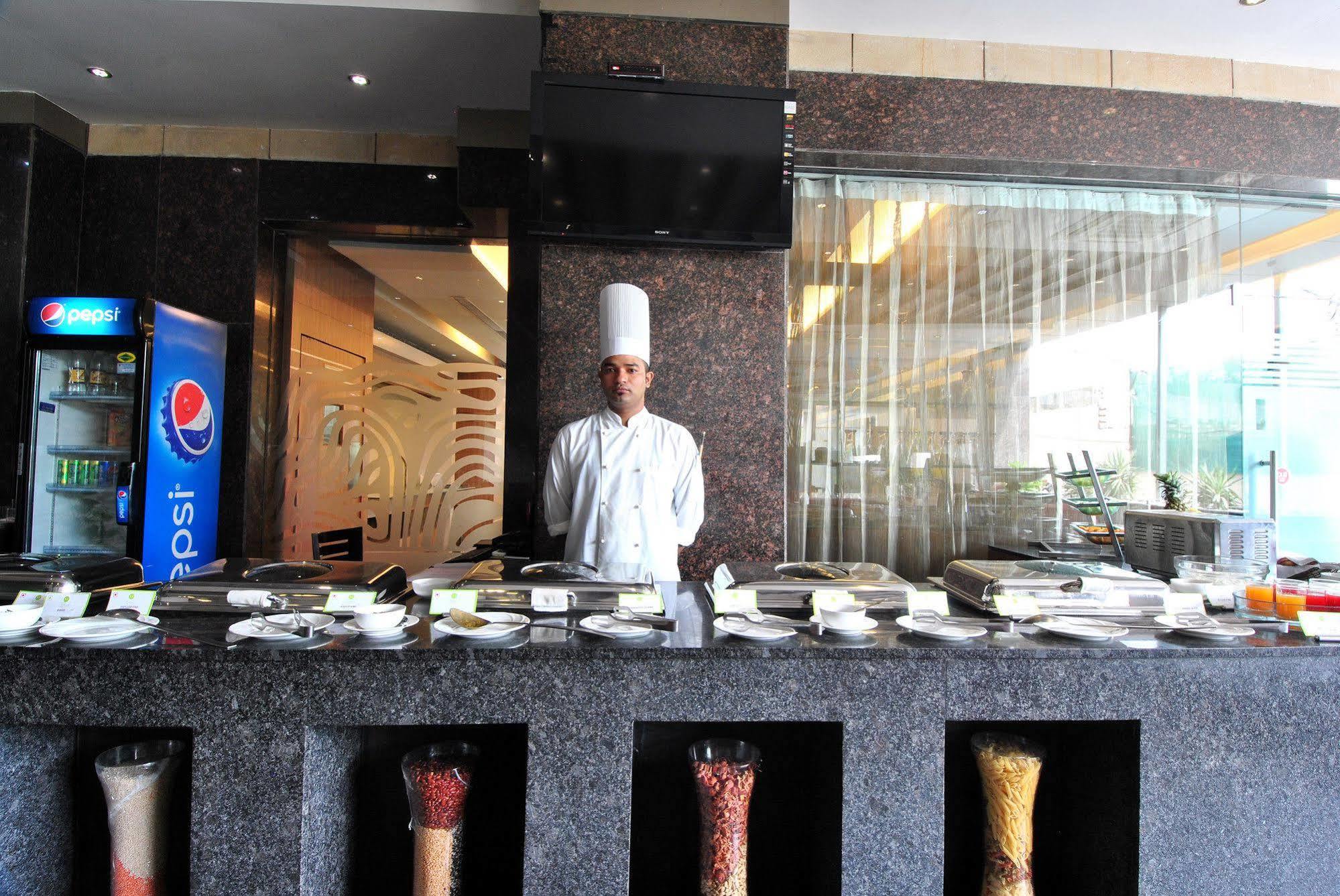 The Habitare Gurgaon Hotel Екстериор снимка